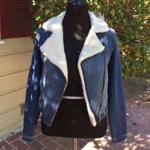 Cropped denim moto jacket w/ faux shearling collar
