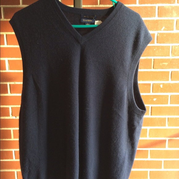 100% cashmere sweater vest.