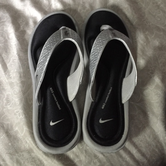 Nike flip flops