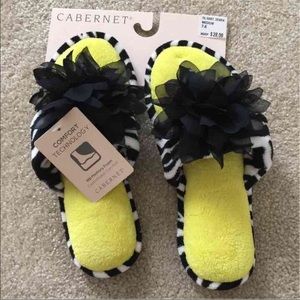 Comfy slip on size 7-8