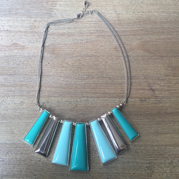 Statement necklace