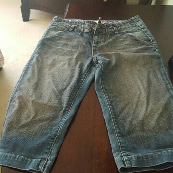 Paige Premium Denim.Capris