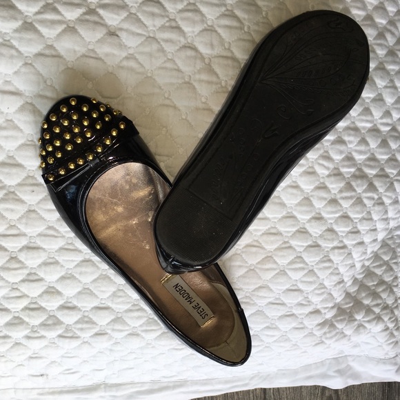 Steve Madden pre worn flats