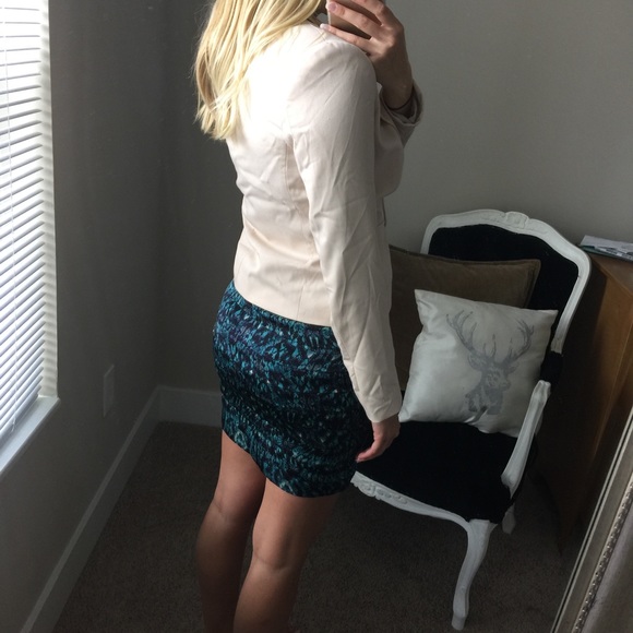 Cream Blazer - Picture 3 of 4