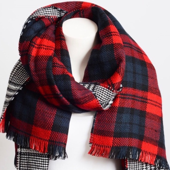 SALE! Tartan Fringe Scarf - Picture 2 of 3