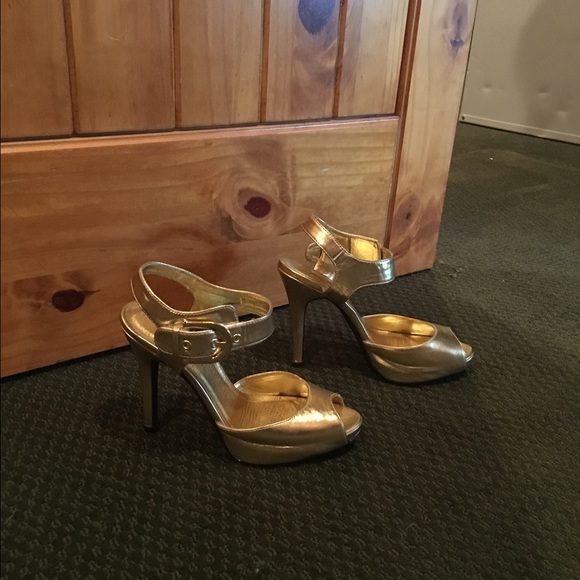 Gold High Heels - Picture 2 of 4