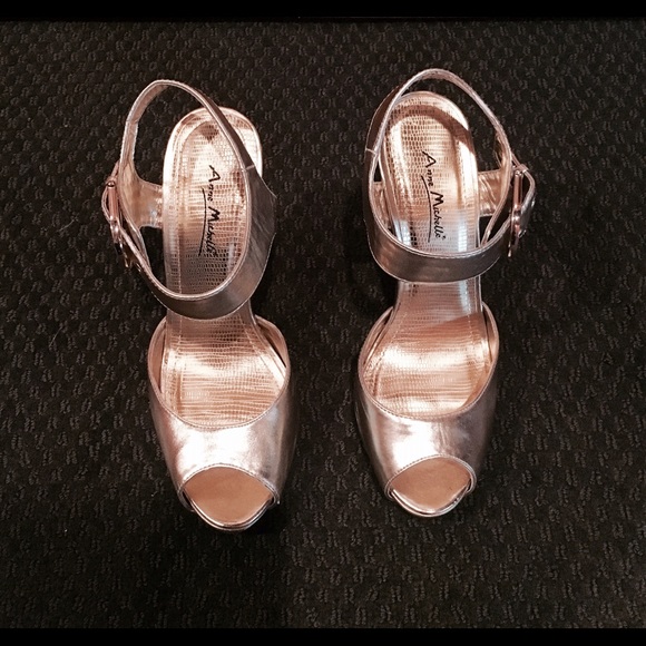 Gold High Heels - Picture 3 of 4
