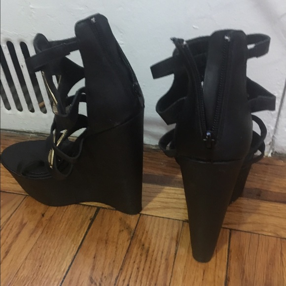 Steve Madden Black Wedge Sandals - Picture 2 of 2
