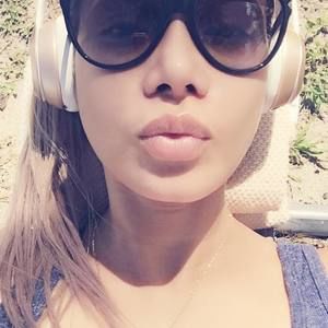 Meet your Posher, Nina