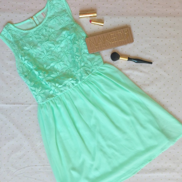 HP! 🎉🎉 {Xhilaration} Mint Green Lace Party Dress