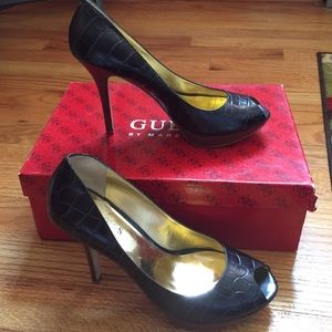 Guess by Marciano 7.5 Dark Brown