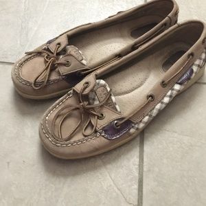 Size 8.5 sperrys