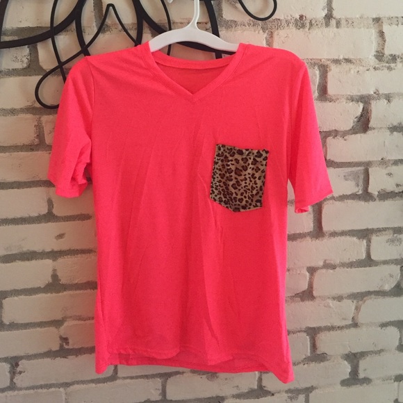 Neon pink t shirt with leopard print pocket