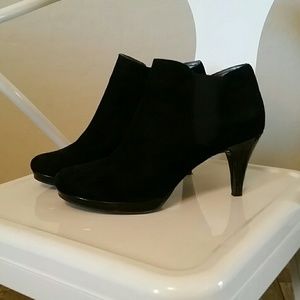 Bandolina Black ankle boot heel shoes