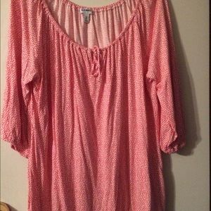 Old navy top never worn