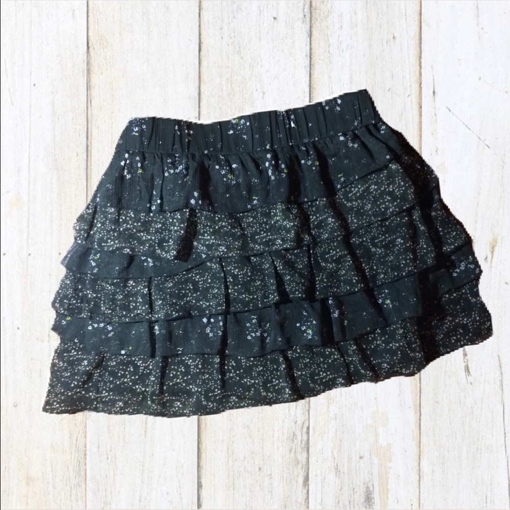 NWOT Old Navy Mini Ruffled Skirt.