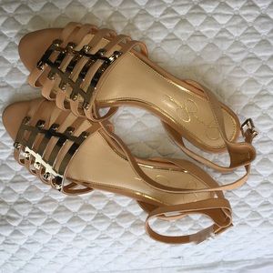 Jessica Simpson tan/gold flat sandals. NWT.Sz 7.5
