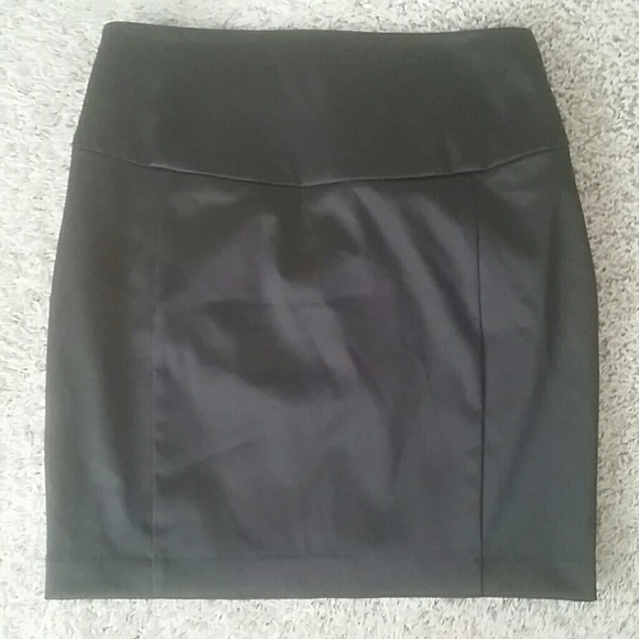 Sexy gold and black satin well made fitted skirt - Picture 2 of 2