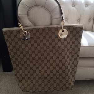 Gucci tote *Authentic*!!