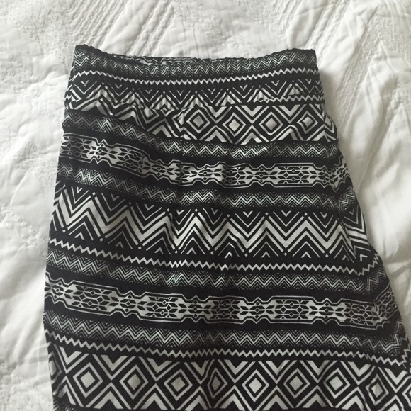 H&M Pants - Aztec Pants H&M Pants - Aztec Pants