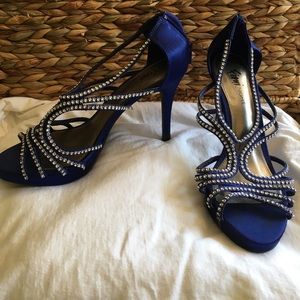 Fioni Night royal blue heels.