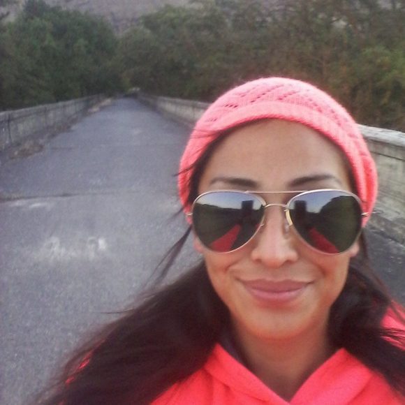 Meet your Posher, Roberta - Picture 1 of 1