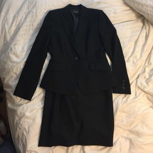 NWOT Black Tahari 2 Piece Skirt Suit