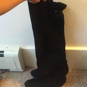 Steve Madden Black suede boots with wedge