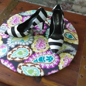 Cosmopolitan black and white heals