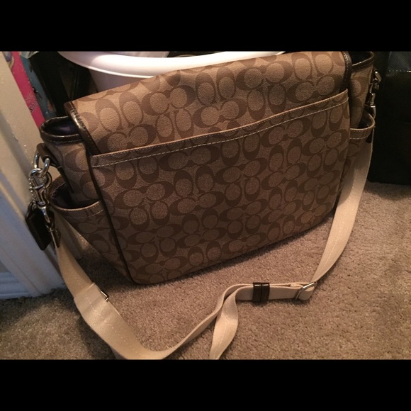 Coach bag! - Picture 3 of 3