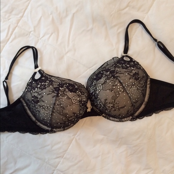 NWOT: Victoria's Secret black lace push-up bra