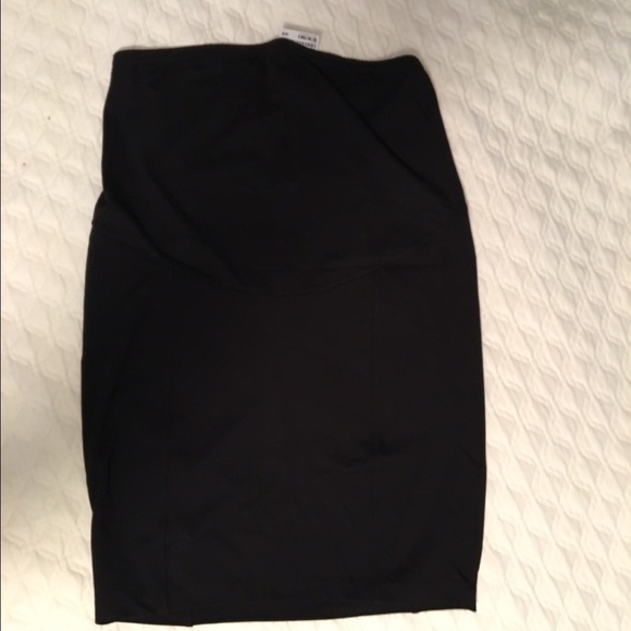 Black maternity pencil skirt nwt