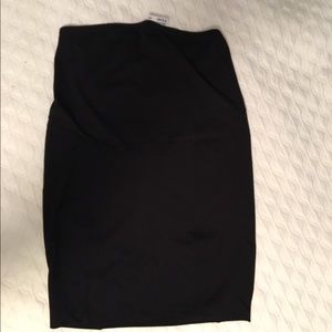 Black maternity pencil skirt nwt