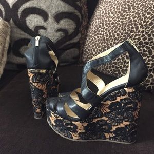 Jimmy choo black parrow lace wedge