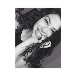 Meet your Posher, Alejandra