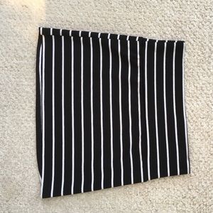 Black and white striped fitted skirt