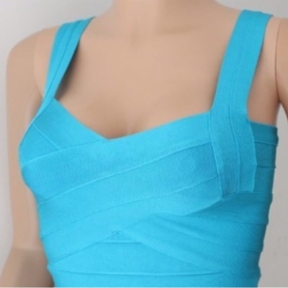 NWOT Blue bandage crop top M