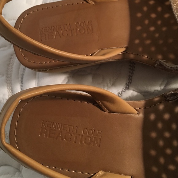 Gold toned wedges - Picture 2 of 4