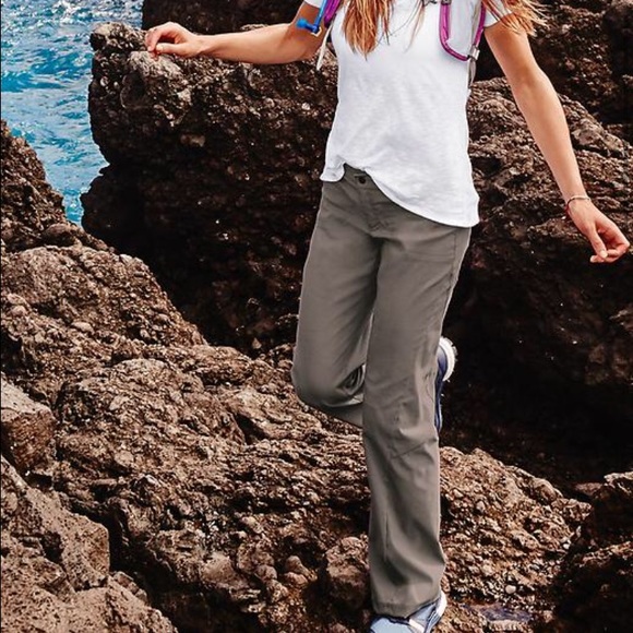 Athleta dipper 2 pant in taupe color