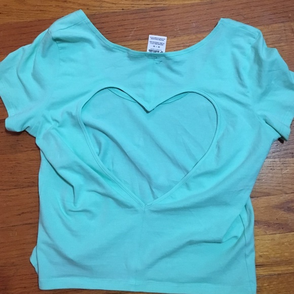 PINK heart open back crop top! - Picture 3 of 3