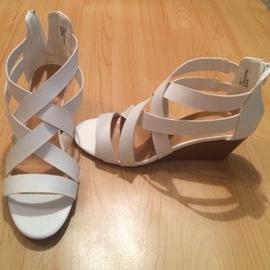 White Wedges