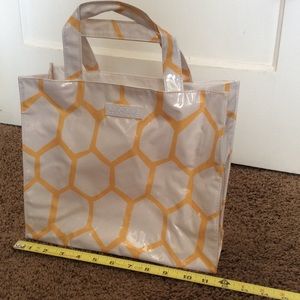 Clinique - honeycomb bag 10x11x4