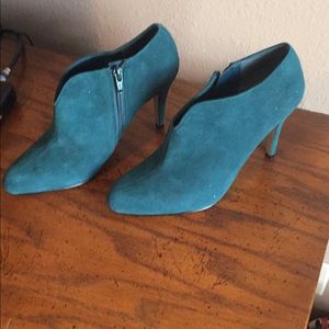 Nine west green booties