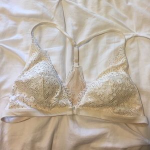 Never worn Victoria's Secret bralette!