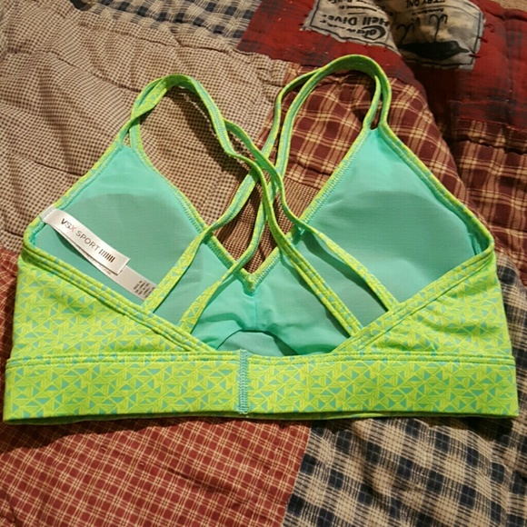 VS Sports Bra (NWTS) - Picture 2 of 3