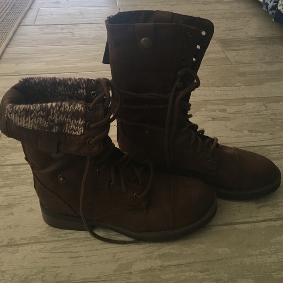 American Eagle NWOT Brown Combat Boots