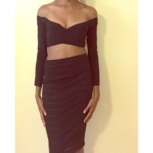 Long Sleeved, Criss Cross, Crop Top