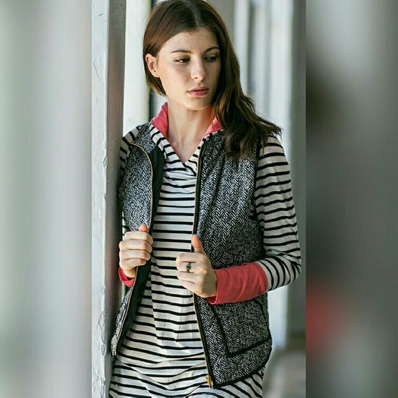 Large only last one Herringbone vest - Picture 4 of 4