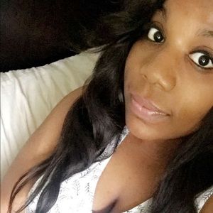 Meet your Posher, Quneshia