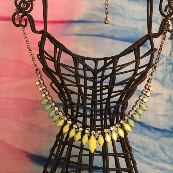 Francesca's green ombré statement necklace
